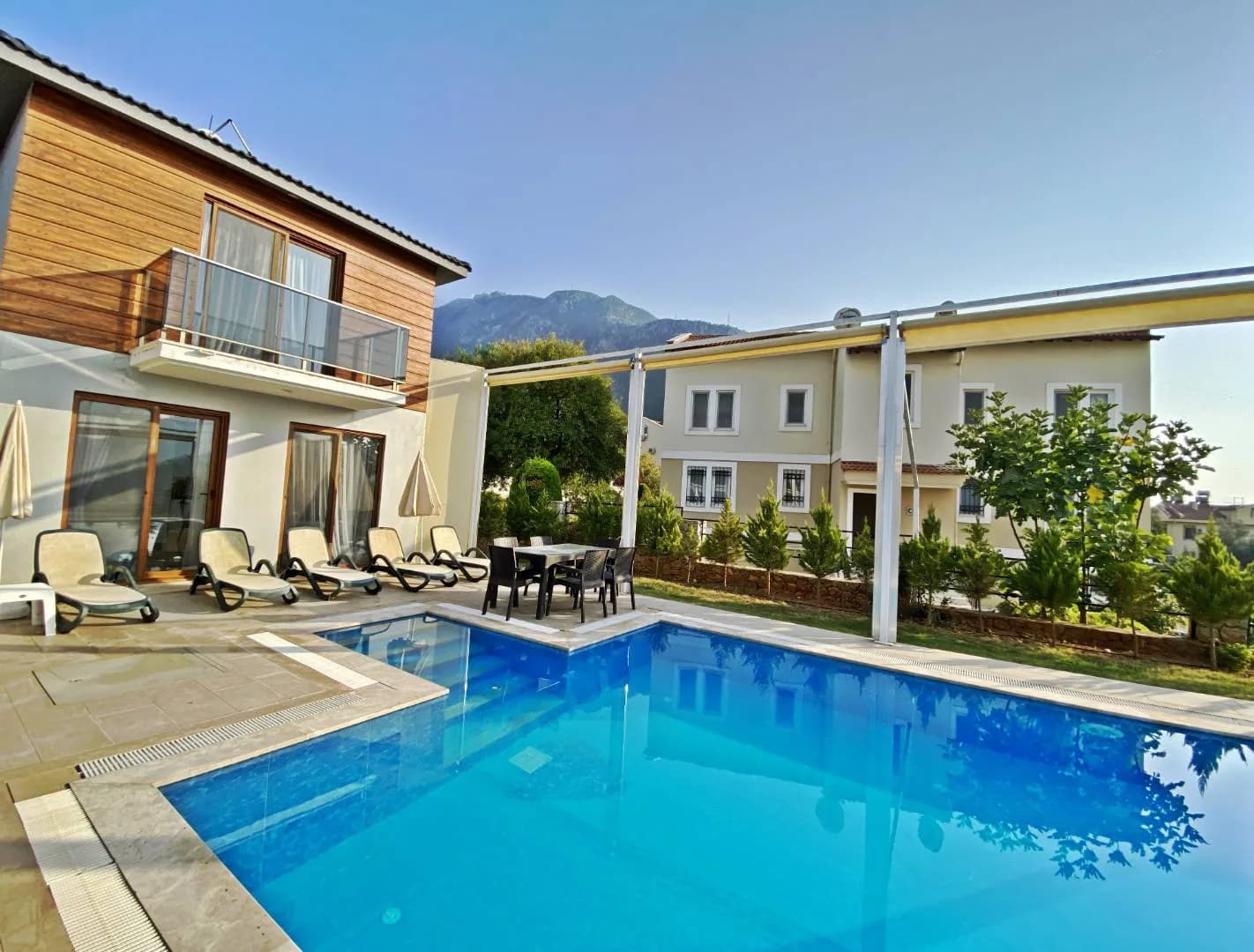 Fethiye Ölüdeniz'de Geniş Alanlara Sahip, Özel Havuzlu, Modern Villa görsel 1