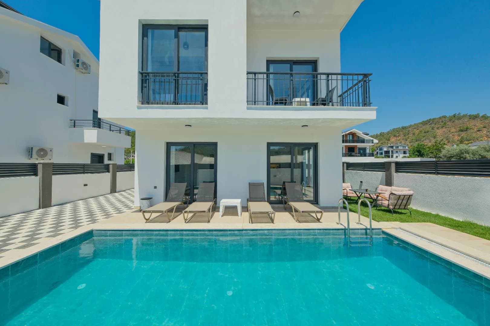 Fethiye Karagedik'te Modern Tasarımlı, Özel Havuzlu, Jakuzili Villa görsel 1