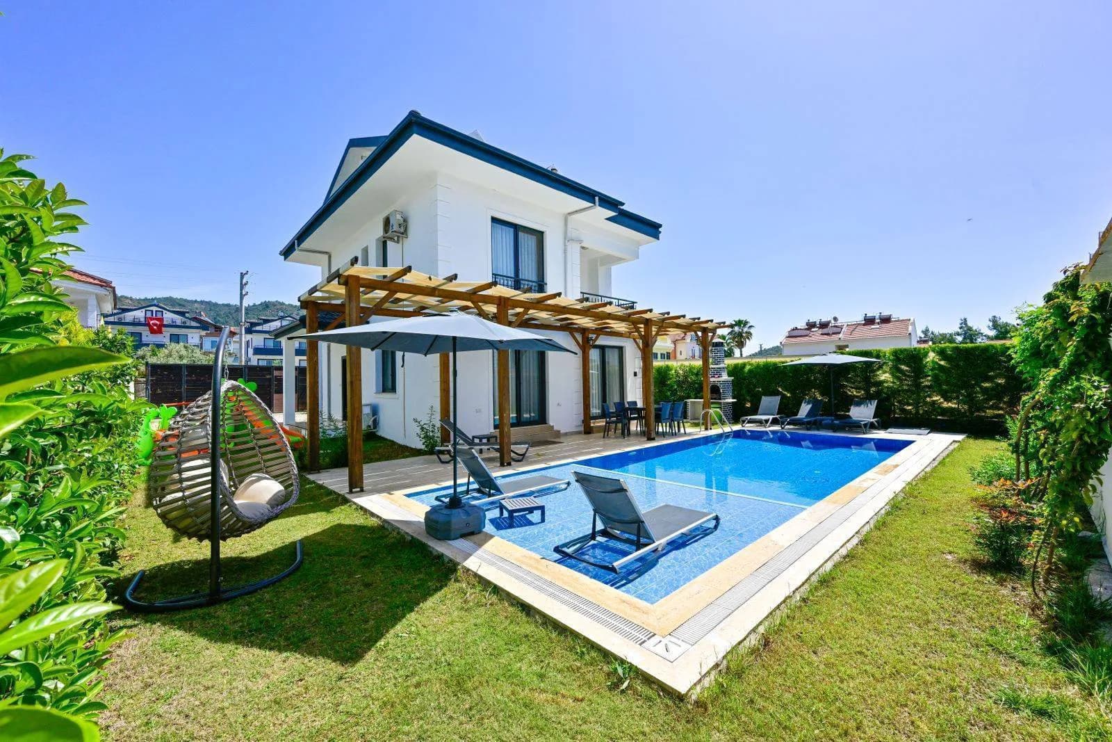 Fethiye Çiftlik'te Yemyeşil Bahçeli, Özel Havuzlu, Lüks Villa görsel 1