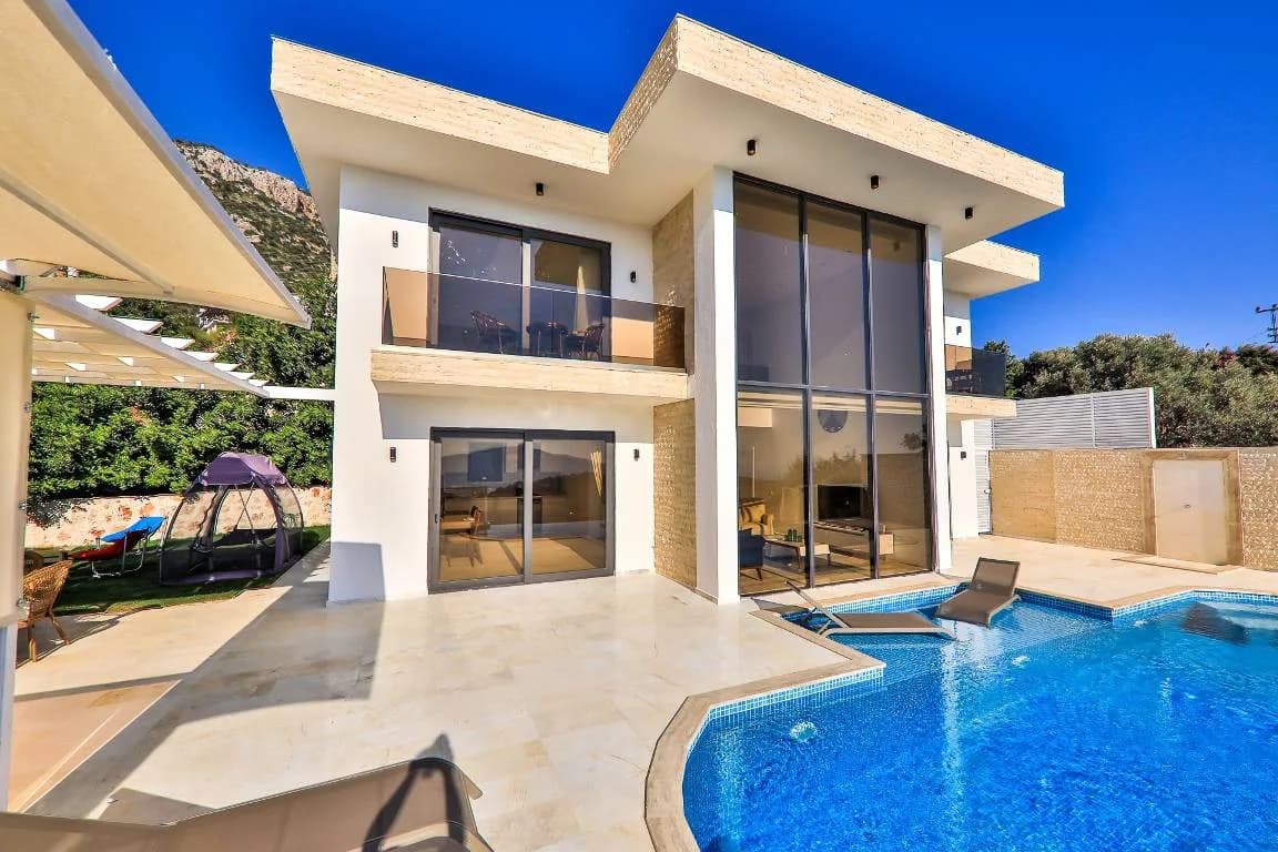 Kaş Bezirgan'da Doğayla İç İçe, Özel Havuzlu, Manzaralı Villa görsel 1
