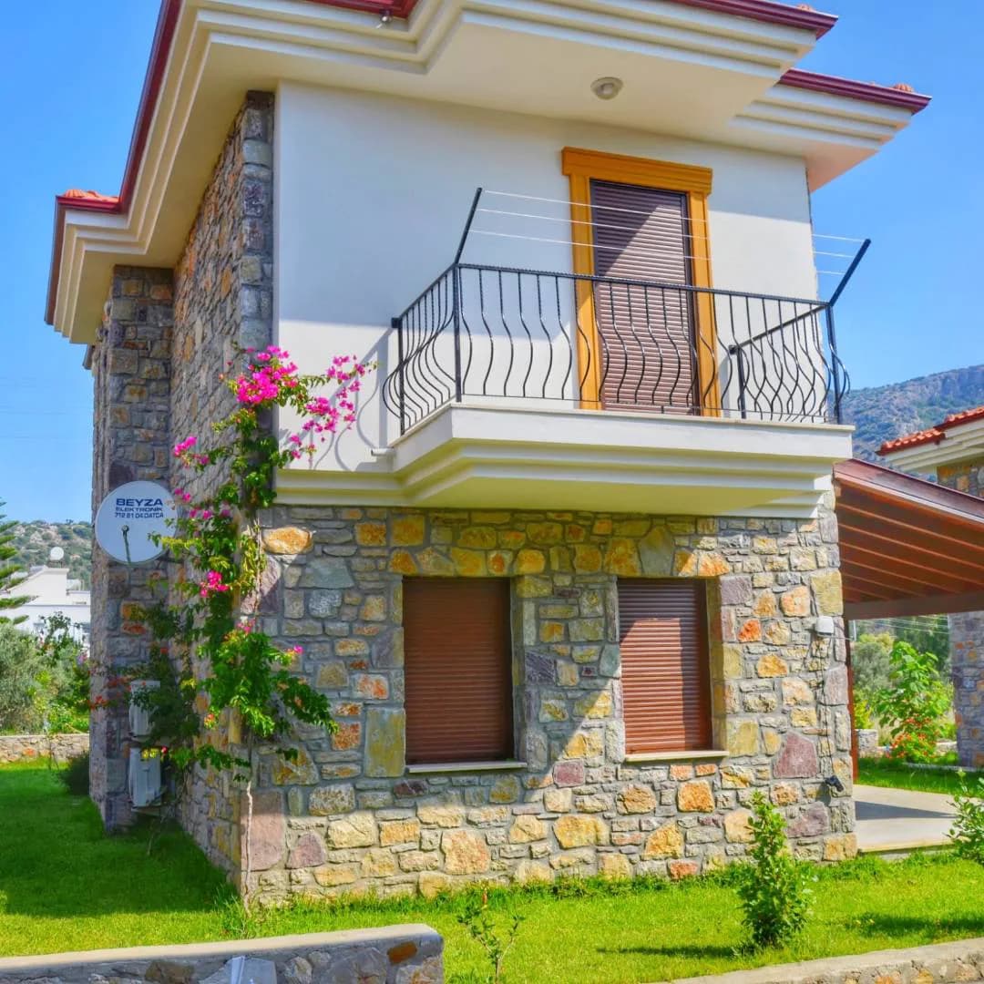 Datça Emecik'te Denize Yakın Mesafede, Bahçeli, Kiralık Villa görsel 1