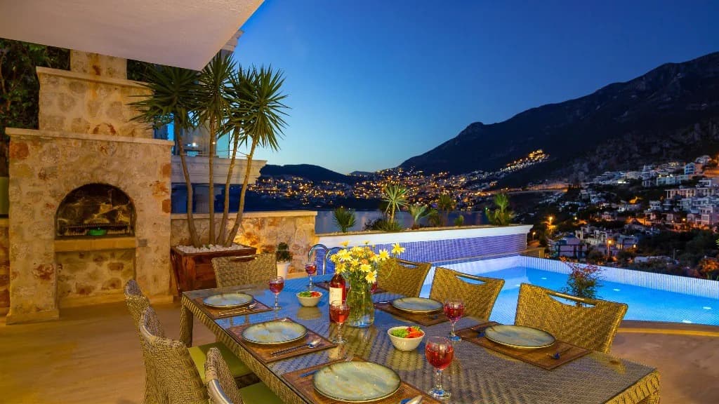 Kalkan Kışla'da Denize Yürüme Mesafesinde, Özel Havuzlu, Lüks Villa görsel 3