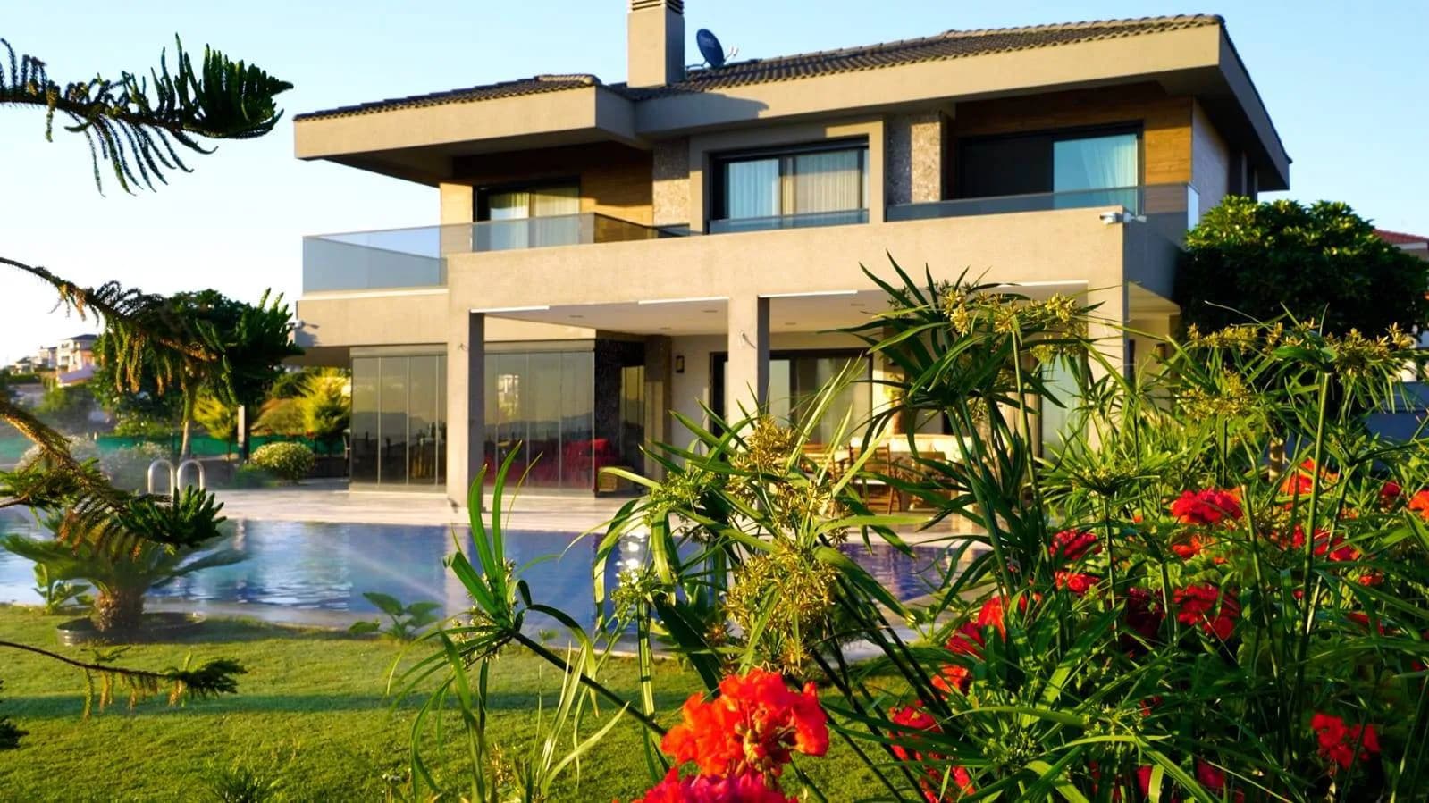 Çeşme Ovacık'ta Deniz Manzaralı, Özel Havuzlu, Lüks Villa görsel 1