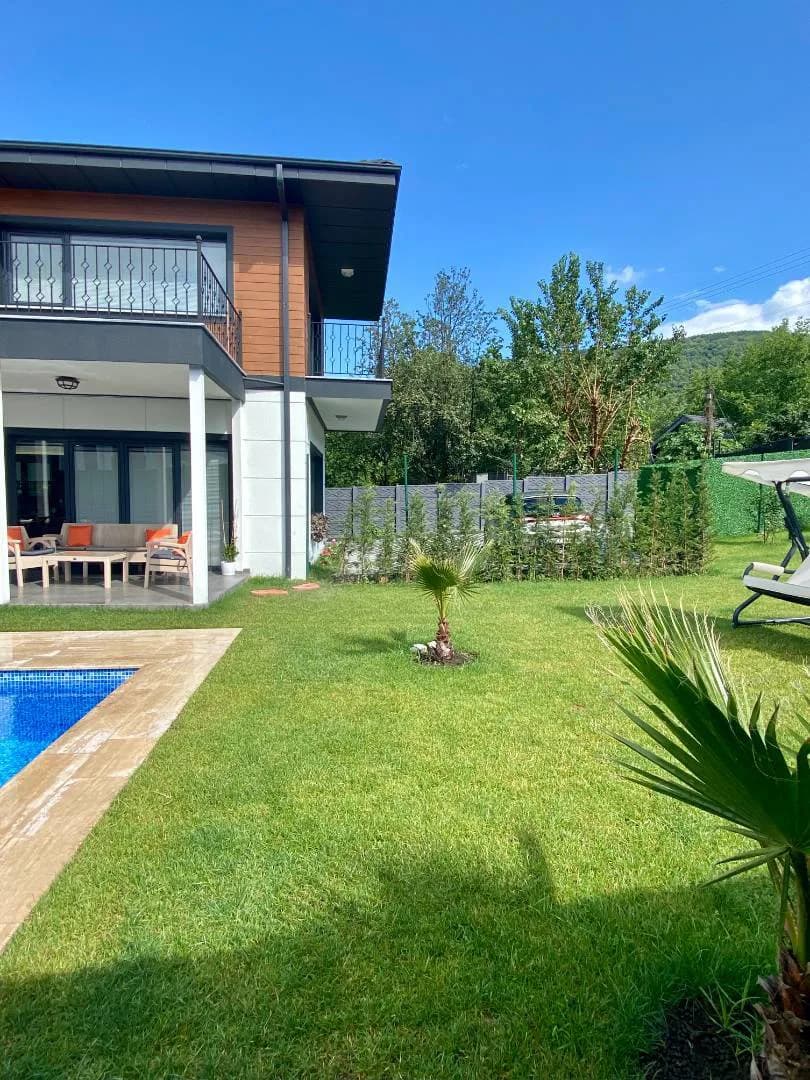 Sapanca Kırkpınar'da Merkezi Konumda, Özel Havuzlu, Kiralık Lüks Villa görsel 3