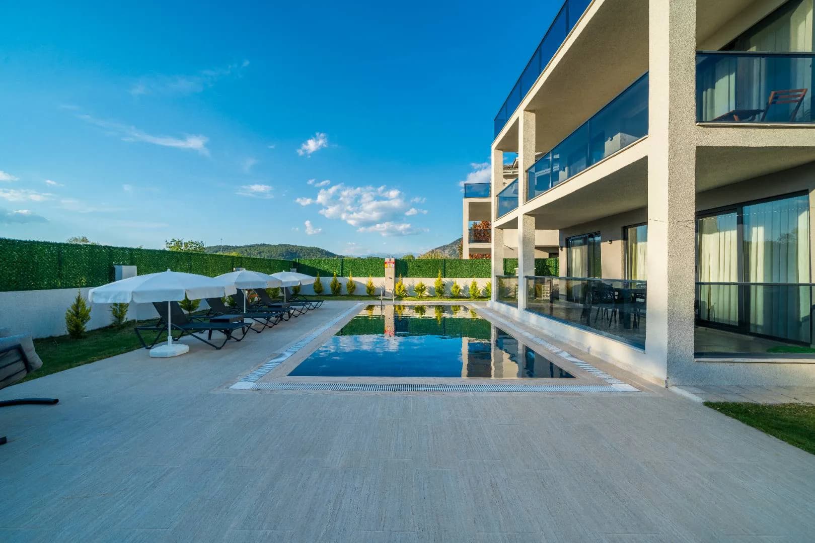 Muğla Fethiye'de Doğal Güzelliklere Yakın, Özel Havuzlu, Modern Villa görsel 1