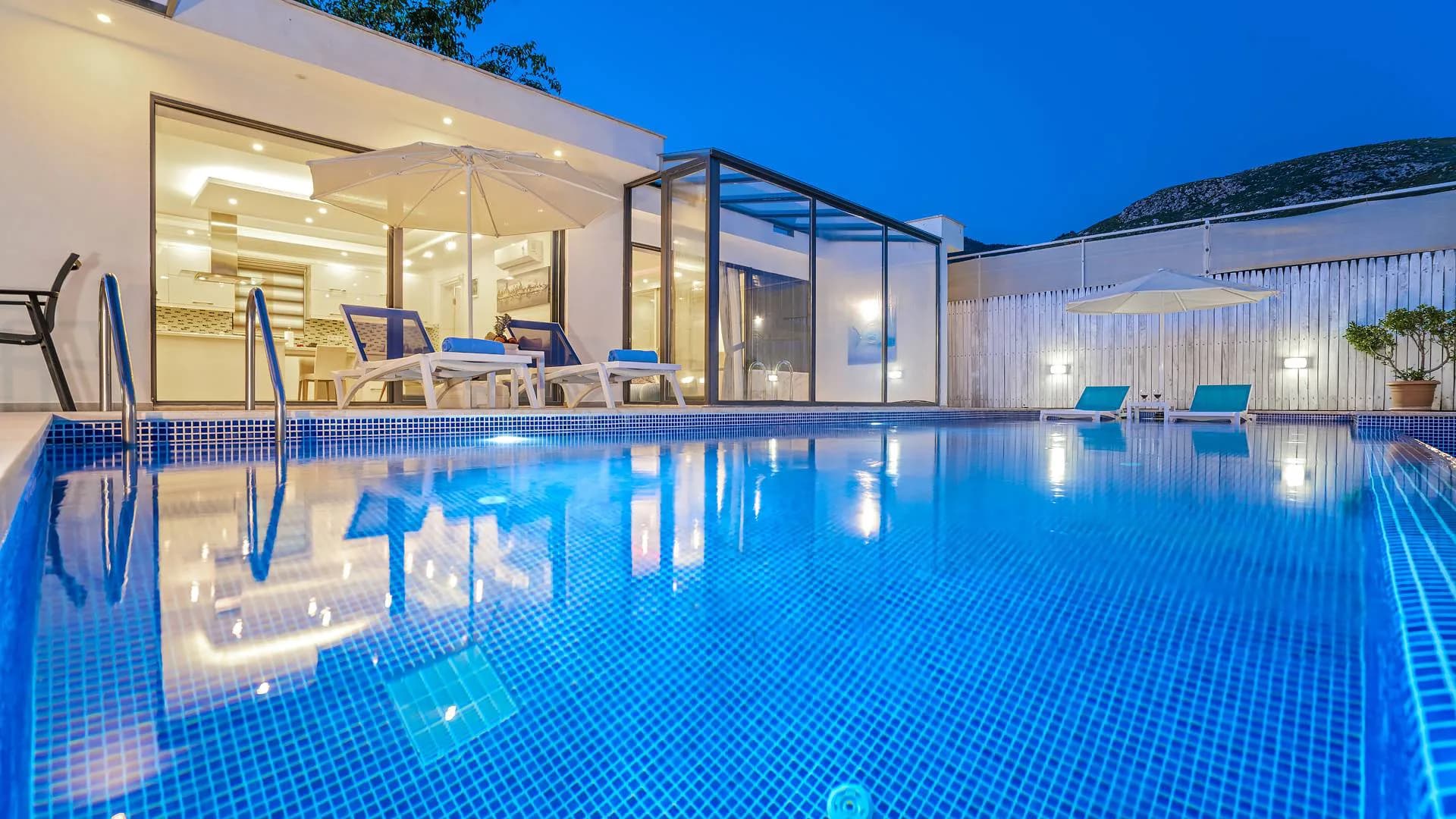 Kalkan Üzümlü'de Sakin Konumda, Isıtmalı Havuzlu, 1+1 Villa görsel 2