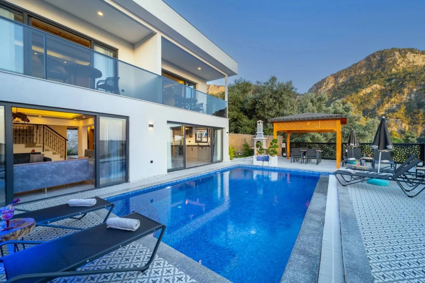 Fethiye Karaağaç'ta Deniz Manzaralı, Özel Havuzlu, Jakuzili Villa görsel 1