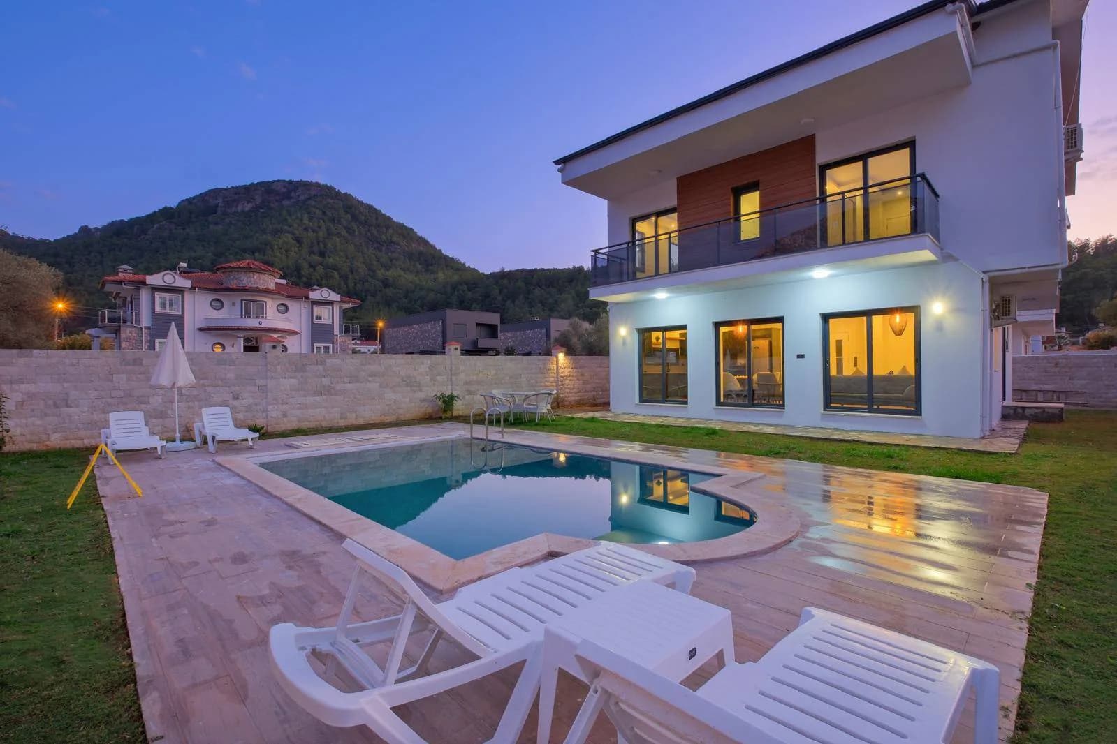 Fethiye Yeşilüzümlü'de Sakin Doğada, Özel Havuzlu, Konforlu Villa görsel 1