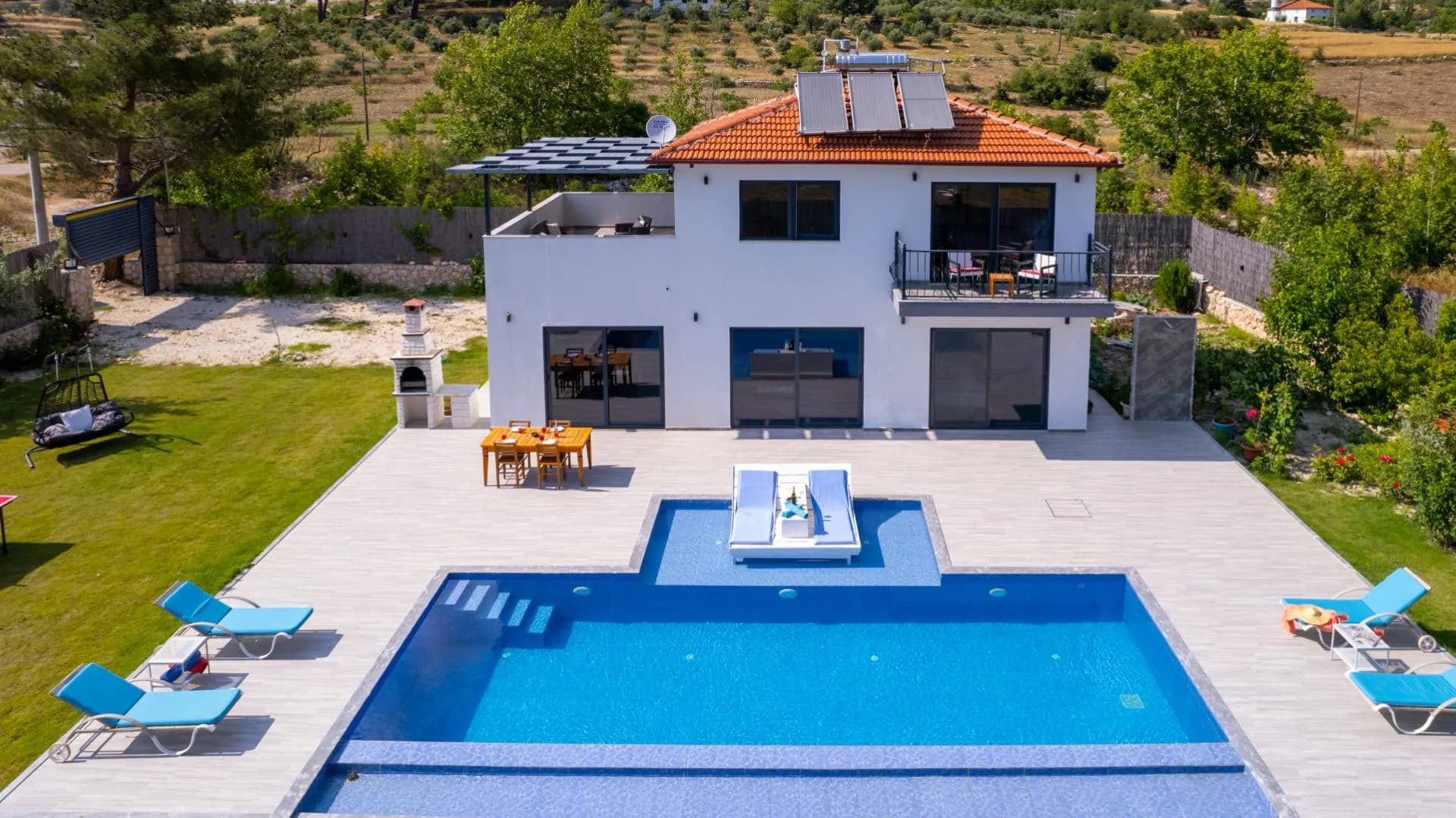 Kaş Hacıoğlan'da Geniş Bahçeli, Özel Havuzlu, Jakuzili Villa görsel 2