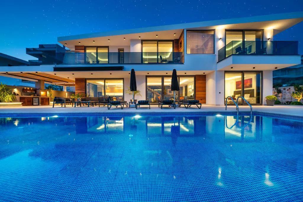 Kaş Kalkan'da Panoramik Deniz Manzaralı, Özel Havuzlu, Geniş Villa görsel 1