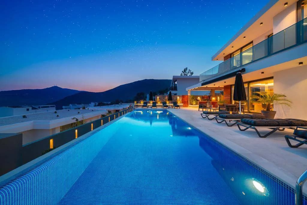 Kaş Kalkan'da Panoramik Deniz Manzaralı, Özel Havuzlu, Geniş Villa görsel 3