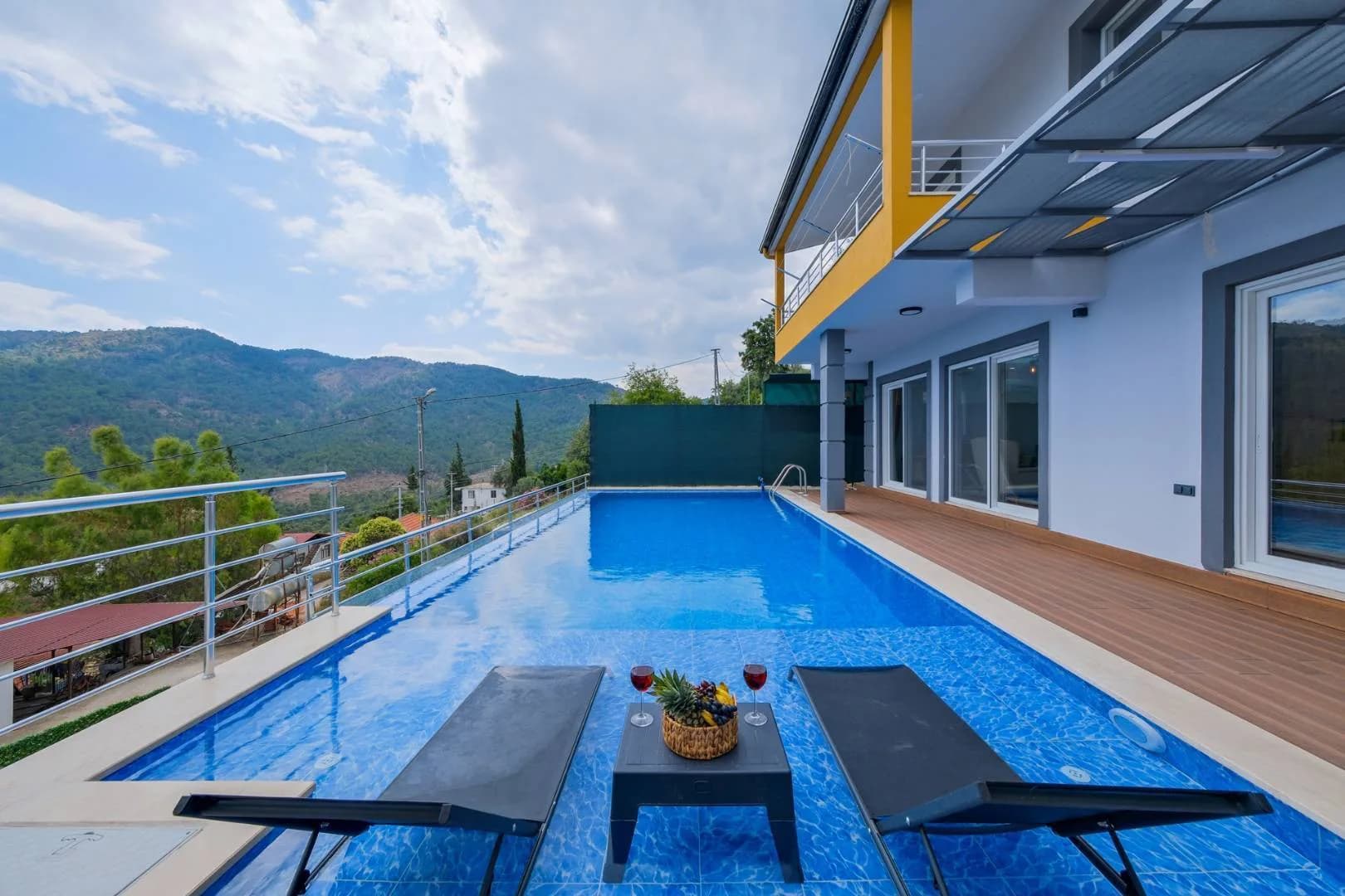 Muğla Seydikemer'de Geniş Ailelere Uygun, Özel Havuzlu, Lüks Villa görsel 2