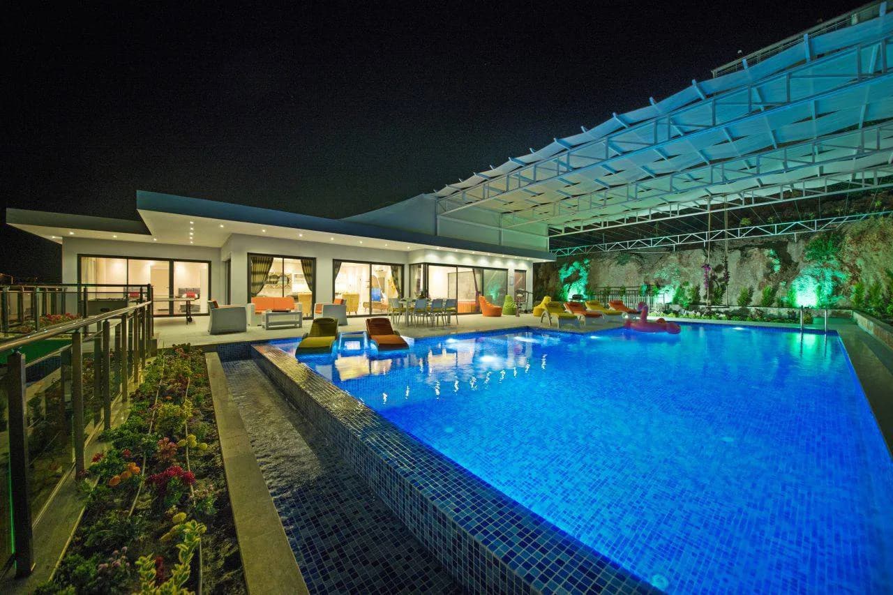 Kaş Akbel'de Geniş Ailelere Uygun, Özel Havuzlu, Modern Villa görsel 1