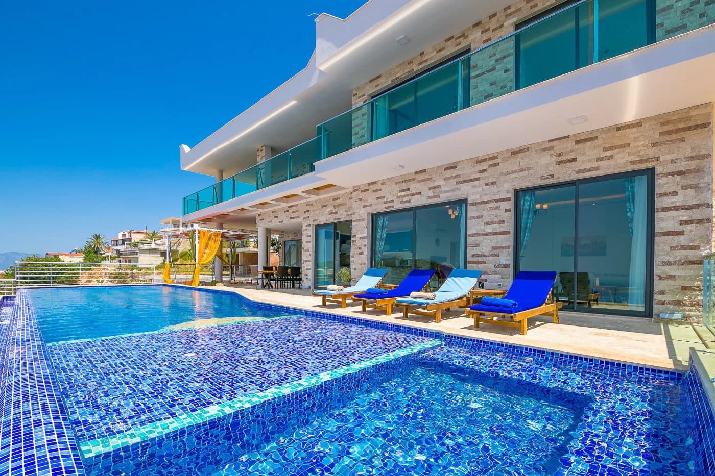 Kaş İslamlar'da Deniz Manzaralı, Özel Isıtmalı Havuzlu, Lüks Villa görsel 1