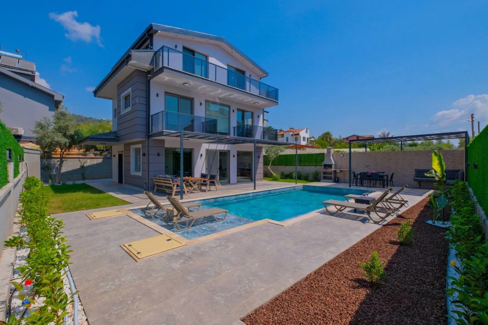 Fethiye Çiftlik'te Geniş Ailelere Uygun, Özel Havuzlu, Jakuzili Villa görsel 2