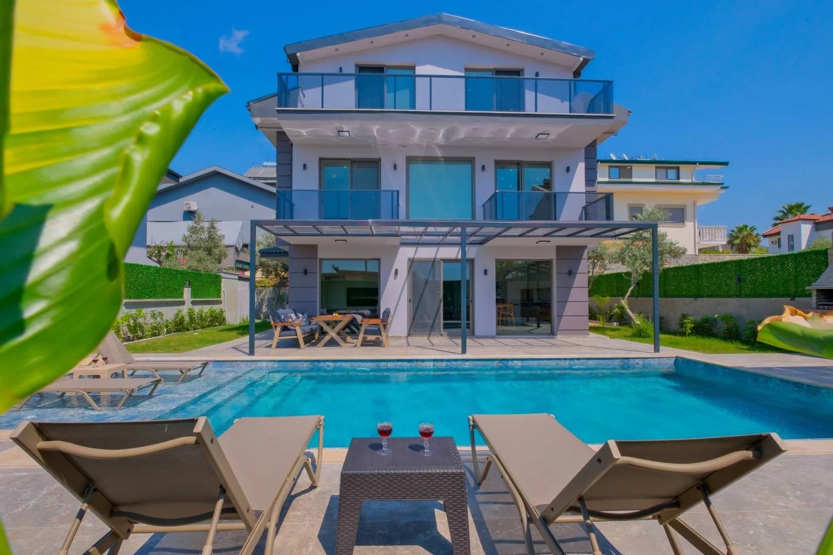 Fethiye Çiftlik'te Geniş Ailelere Uygun, Özel Havuzlu, Jakuzili Villa görsel 1