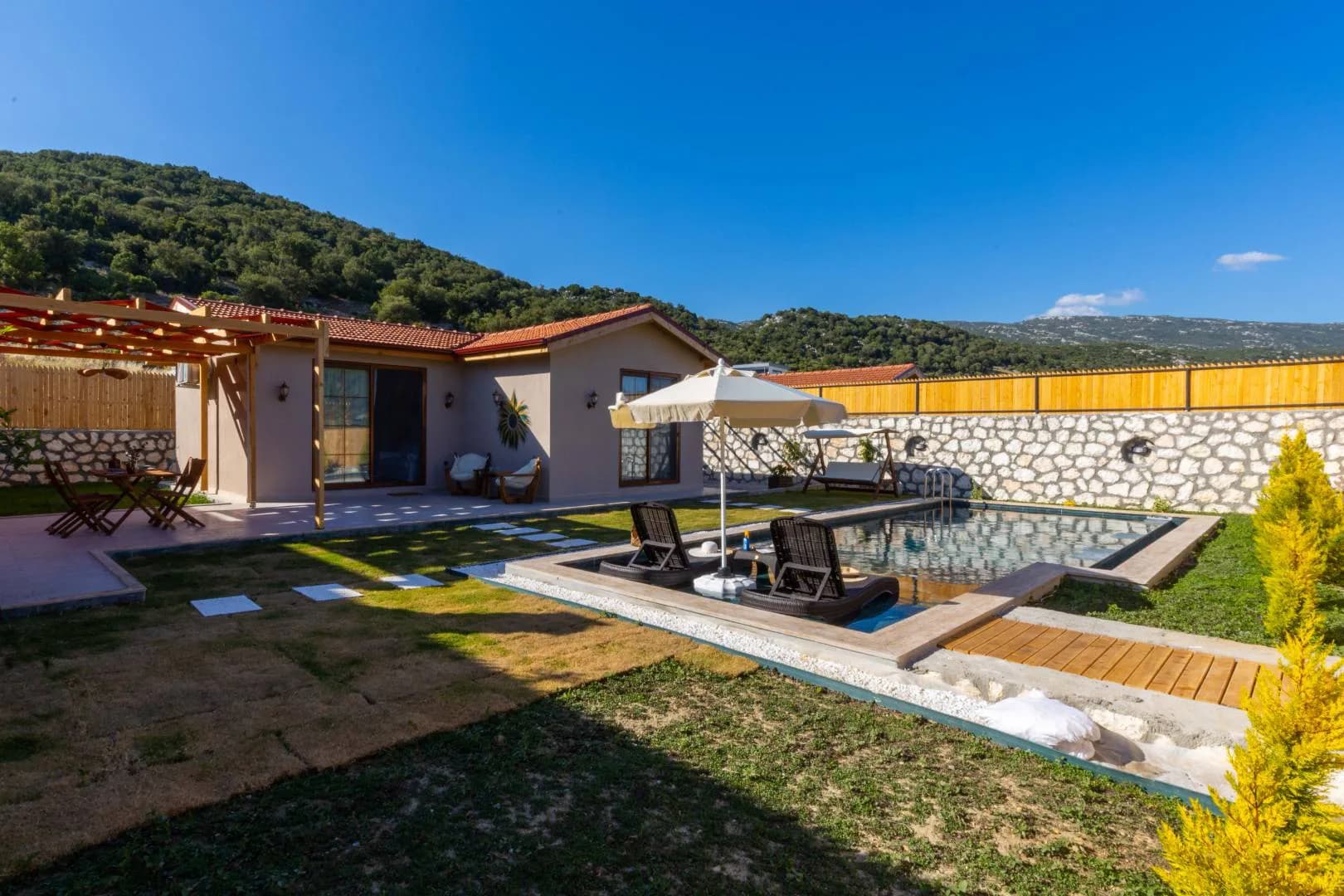 Kaş Sarıbelen'de Doğa İle Baş Başa, Özel Havuzlu, Jakuzili Villa görsel 3