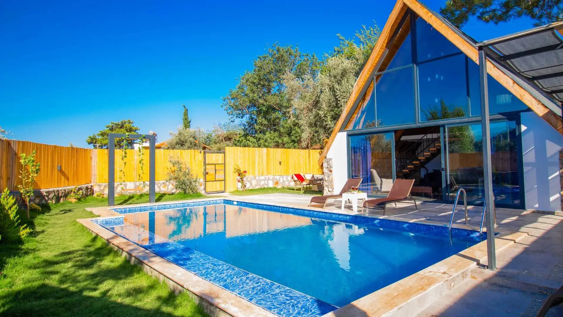 Kaş Çayköy'de Yeşillikler İle Dolu Doğada, Özel Havuzlu, Kiralık Bungalov görsel 1