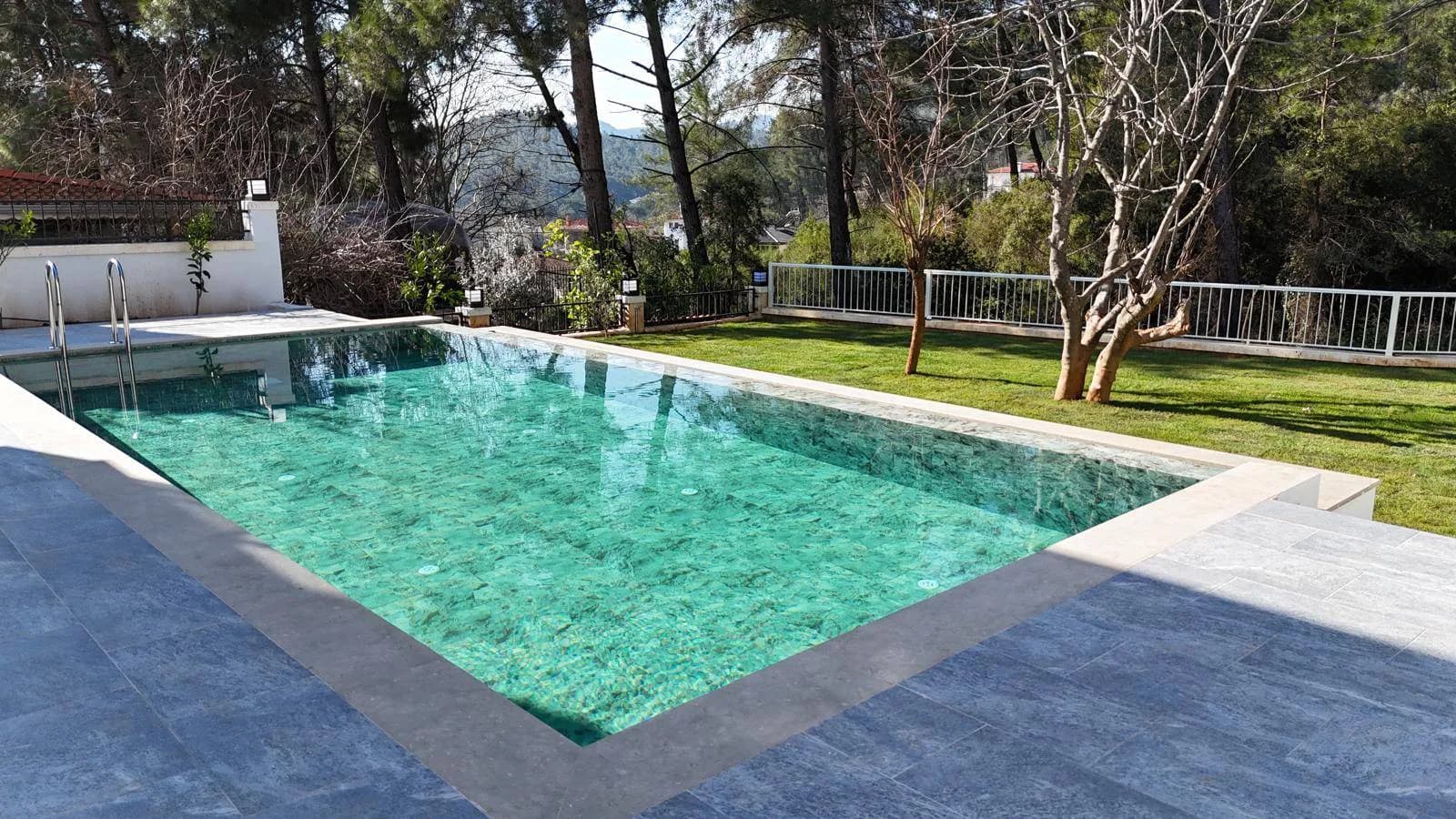 Marmaris Çetibeli'nde Yemyeşil Bahçeli, Özel Havuzlu, 6 Kişilik Villa görsel 2