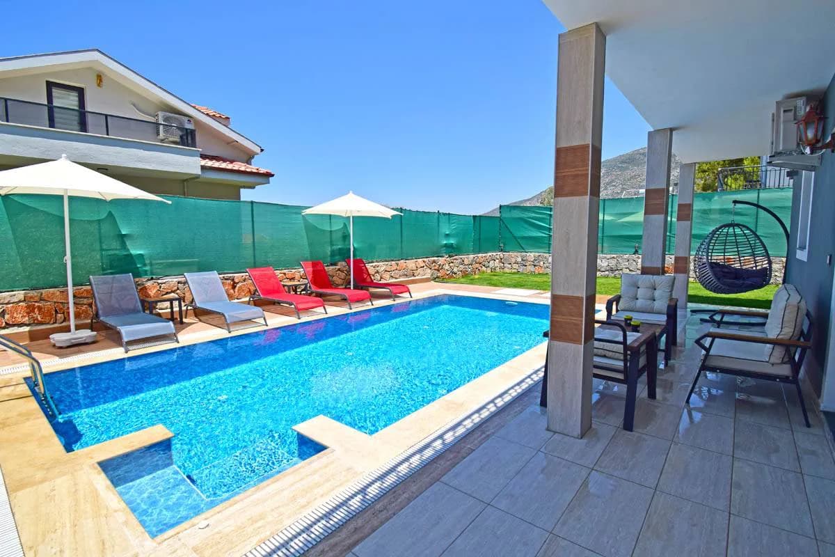 Fethiye Ölüdeniz'de Yemyeşil Bahçeli, Özel Havuzlu, 8 Kişilik Villa görsel 3