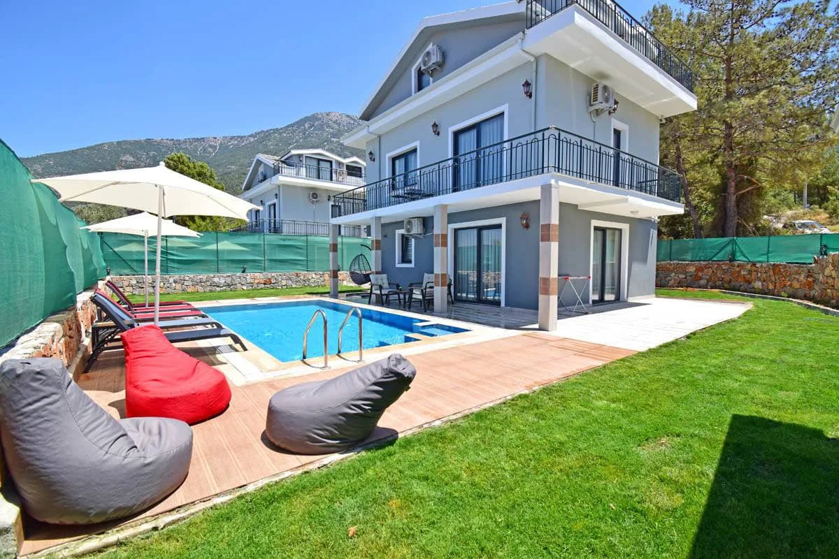 Fethiye Ölüdeniz'de Yemyeşil Bahçeli, Özel Havuzlu, 8 Kişilik Villa görsel 1