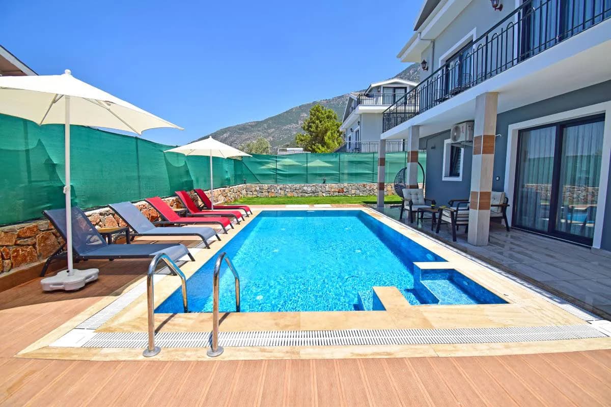 Fethiye Ölüdeniz'de Yemyeşil Bahçeli, Özel Havuzlu, 8 Kişilik Villa görsel 2