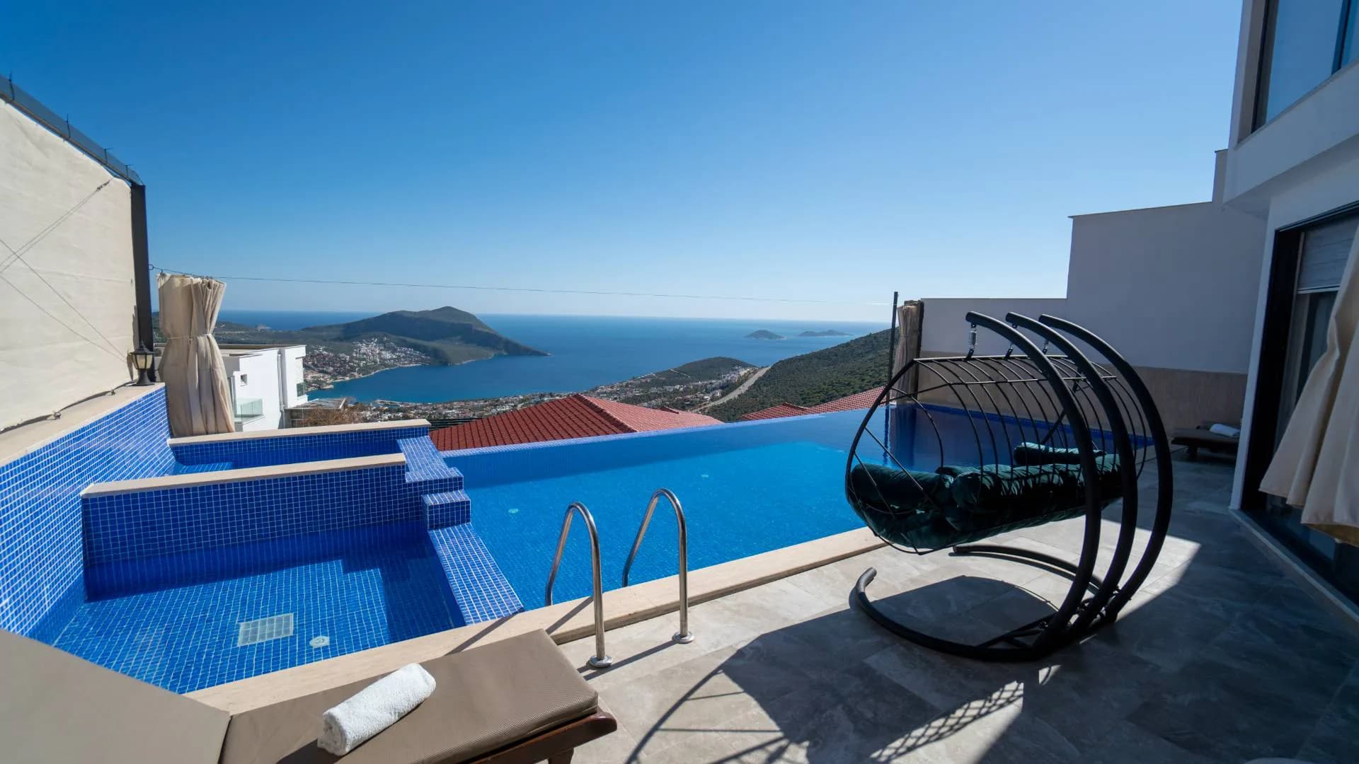 Kaş İslamlar'da Panoramik Deniz Manzaralı, Özel Havuzlu, Lüks Villa görsel 2