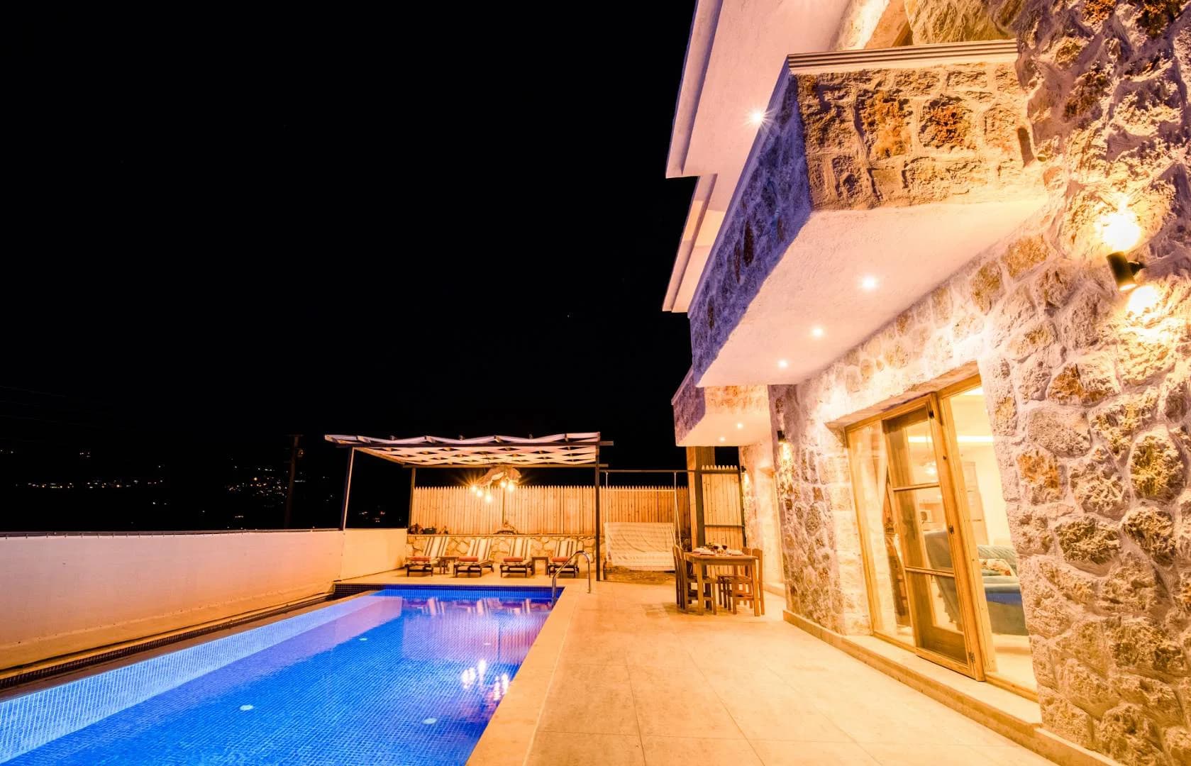 Kaş Gelemiş'te Otantik Tasarımlı, Özel Havuzlu, Jakuzili Villa görsel 3