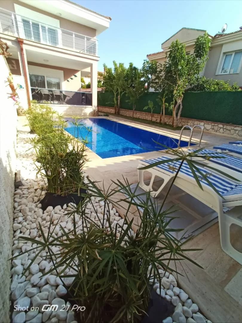 Çeşme Alaçatı'da Sakin Konumda, Özel Havuzlu, Modern Villa görsel 2