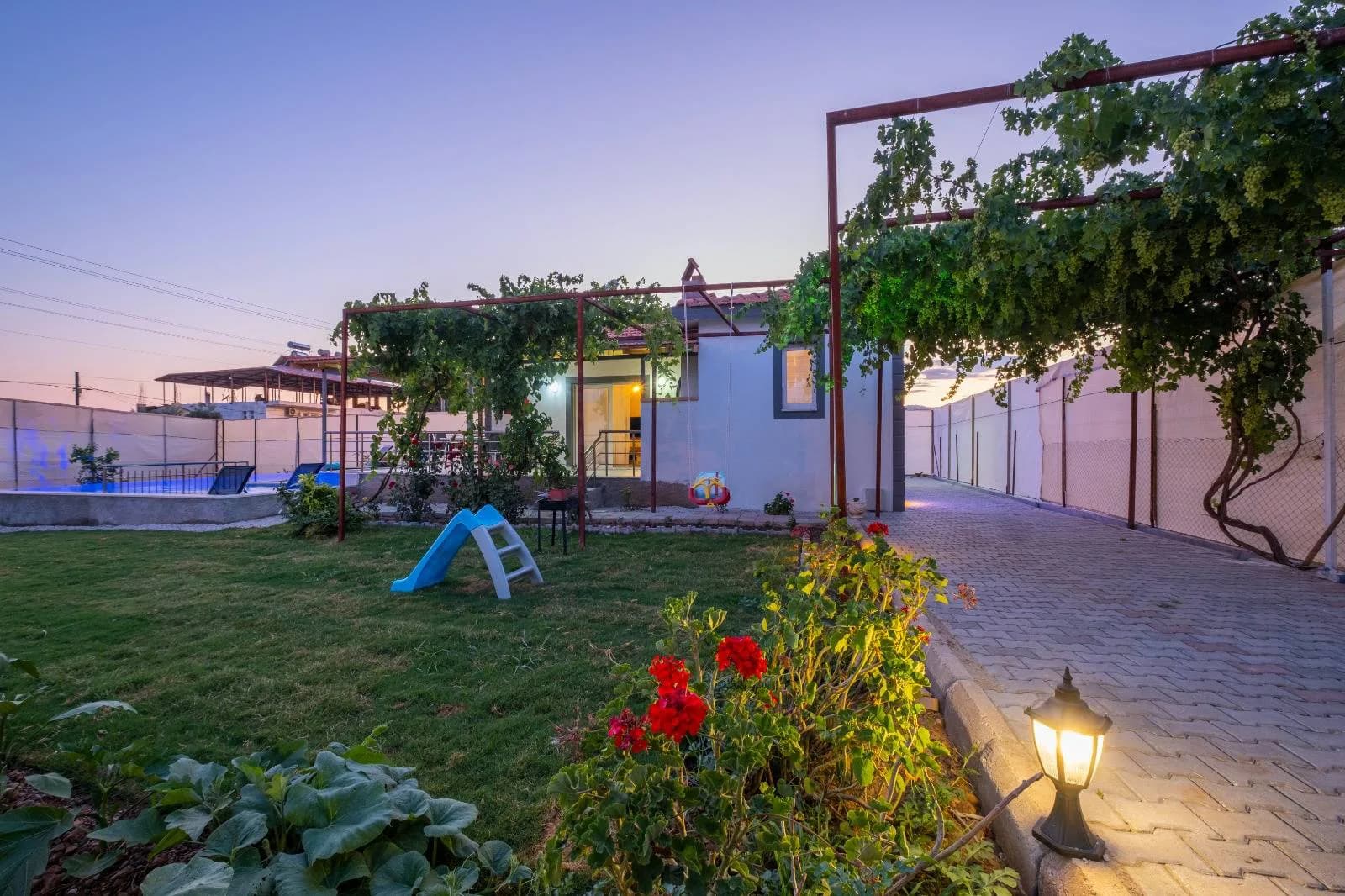 Fethiye Çamköy'de Geniş Bahçeli, Özel Havuzlu, 4 Kişilik Villa görsel 3