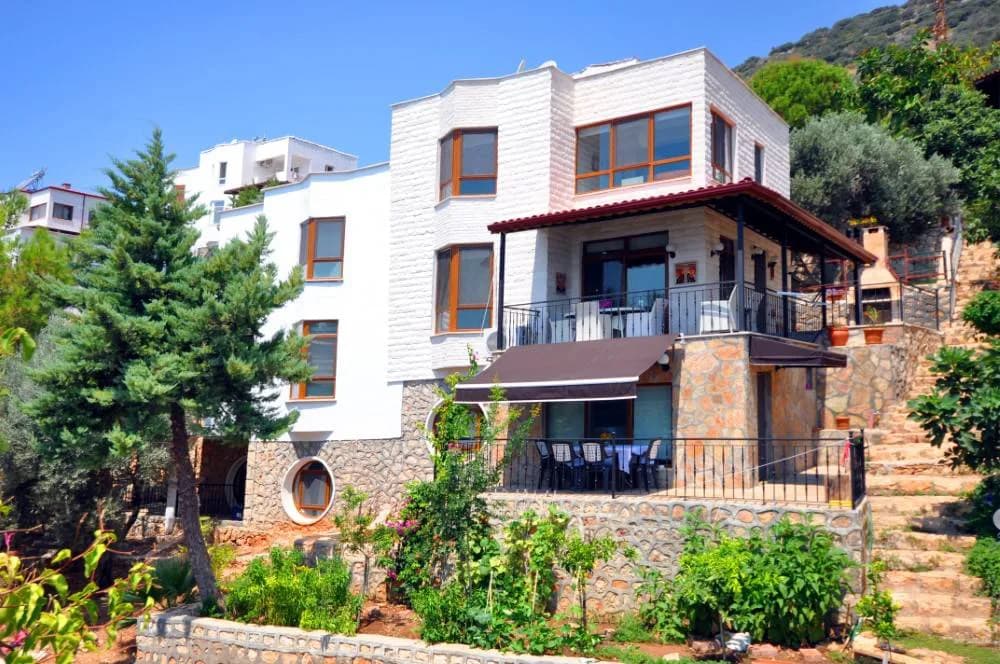 Kaş Gökçeören'de Geniş Ailelere Uygun, Ortak Havuzlu, Kiralık Villa görsel 1