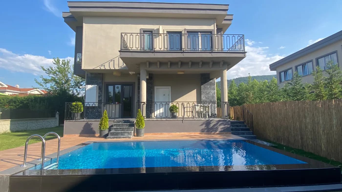 Sapanca Kırkpınar'da Geniş Bahçeli, Özel Havuzlu, Lüks Villa görsel 2