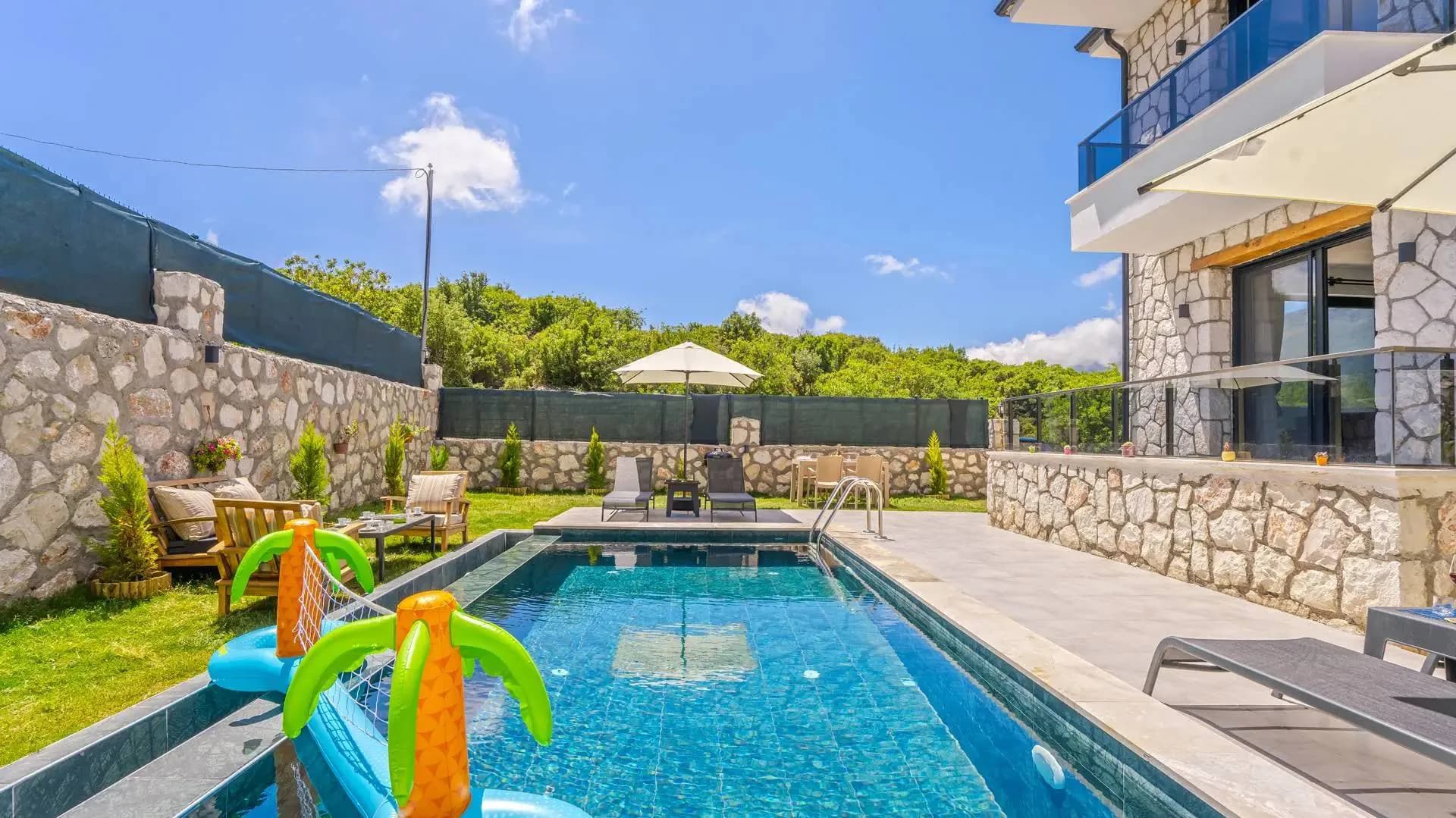 Kaş Andifli'de Yemyeşil Bahçeli, Özel Havuzlu, 2+1, Konforlu Villa görsel 3