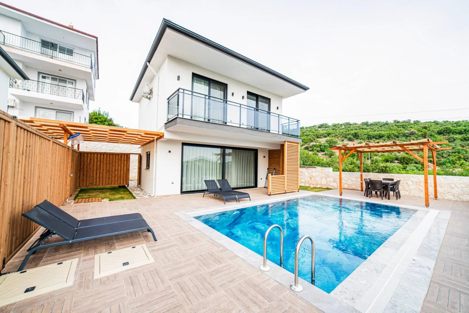 Kaş Ağullu'da Modern Tasarımlı, Özel Havuzlu, 4 Kişilik Villa görsel 1