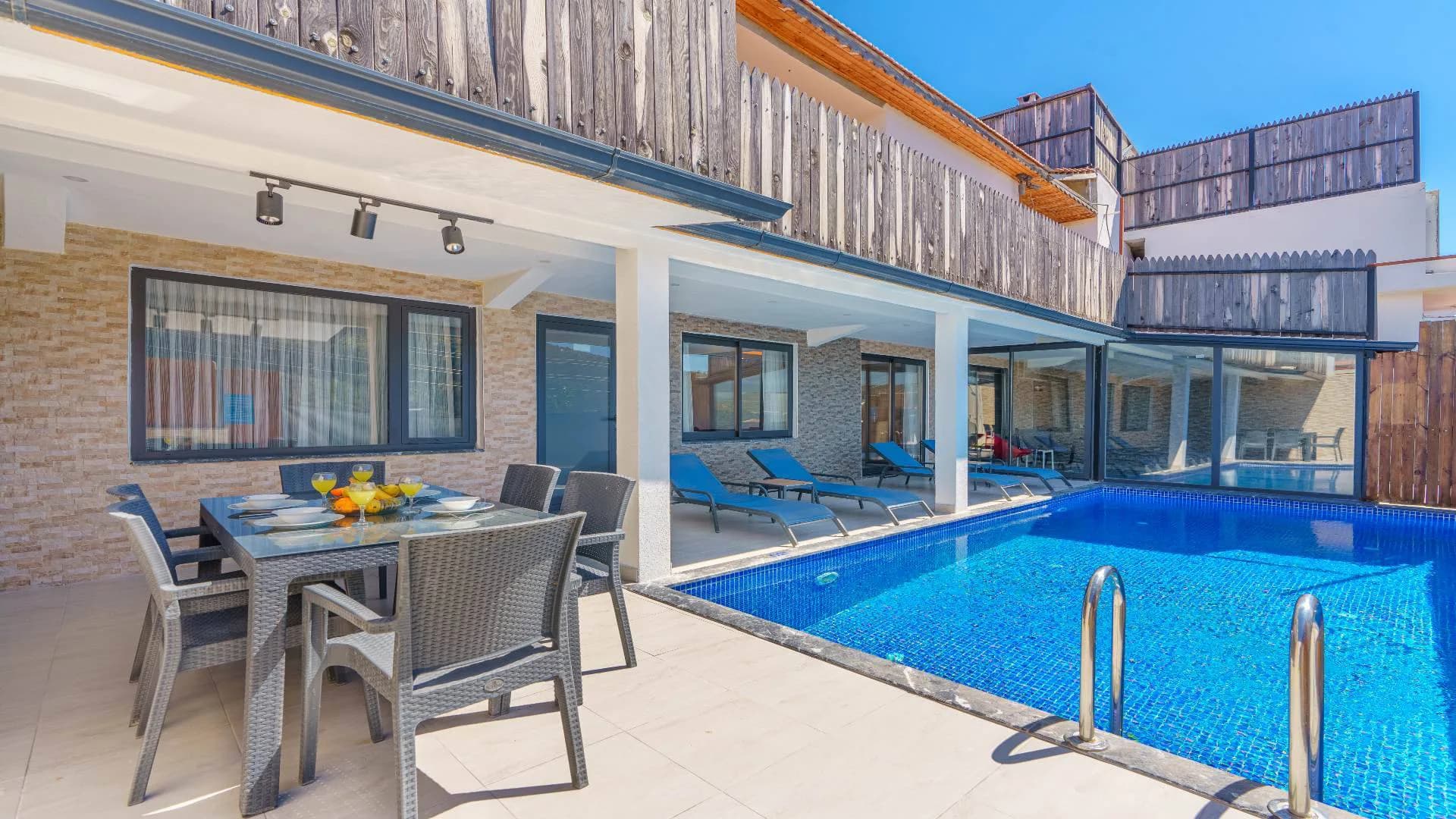 Kaş Bezirgan'da Doğa İle İç İçe, Isıtmalı Havuzlu, 4 Kişilik Villa görsel 1