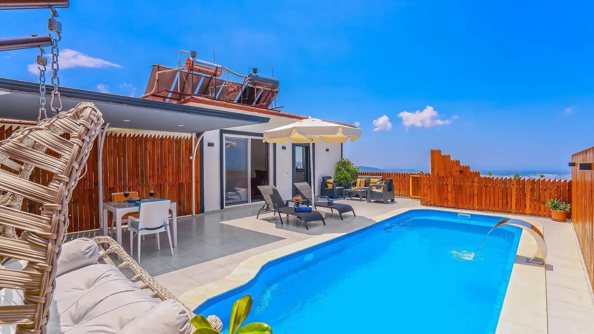 Kaş Üzümlü'de Balayı Çiftlere Uygun, Özel Havuzlu, Kiralık Suit görsel 1