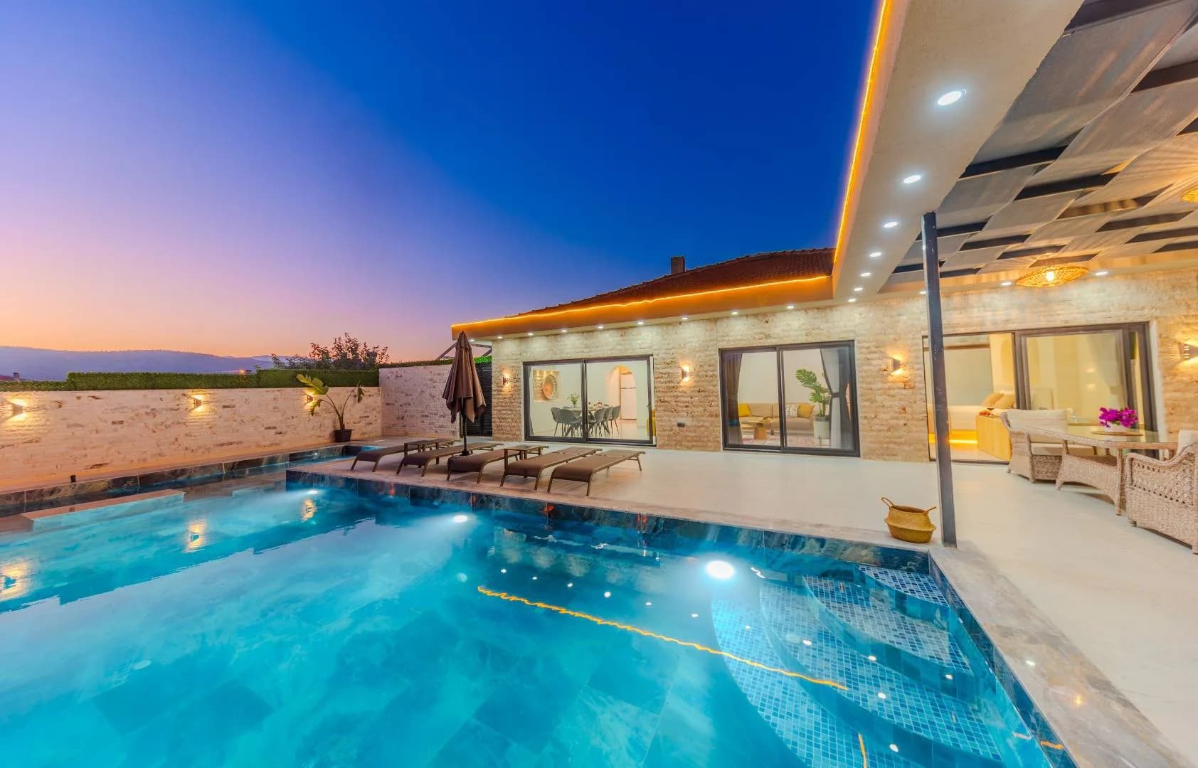 Kalkan Kınık'ta Sakin Konumda, Özel Havuzlu, Kiralık Villa görsel 1