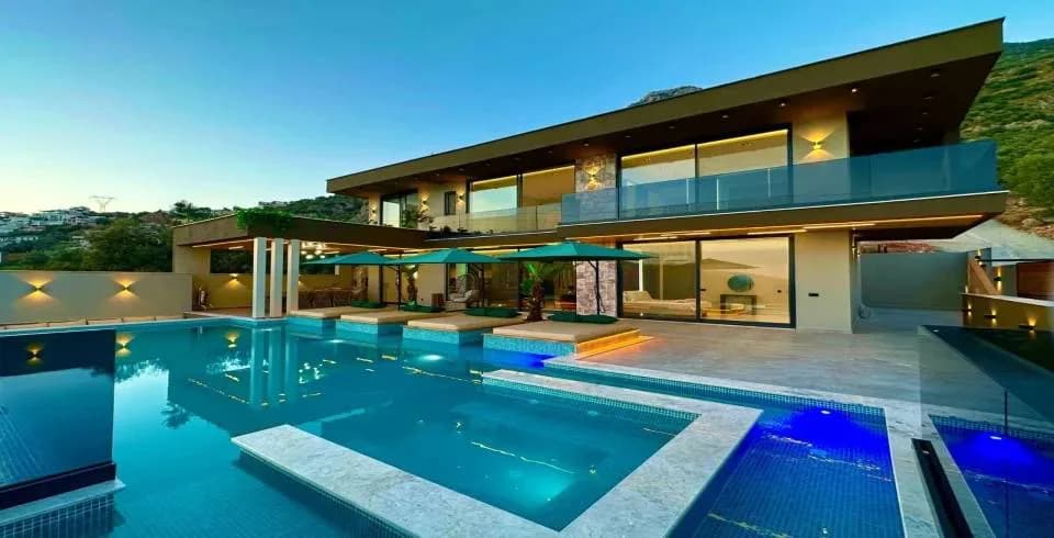 Kaş Bezirgan'da Deniz Manzaralı, Jakuzili, Saunalı, 9 Kişilik Villa görsel 1