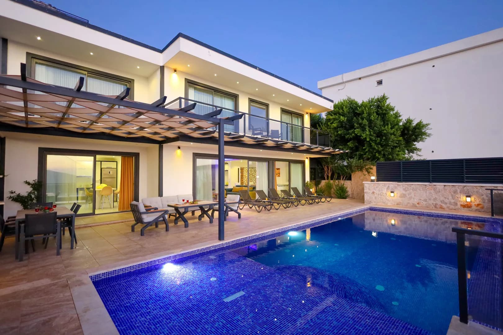 Kaş Kördere'de Deniz Manzaralı, Özel Havuzlu, 6 Kişilik, Kiralık Villa görsel 1