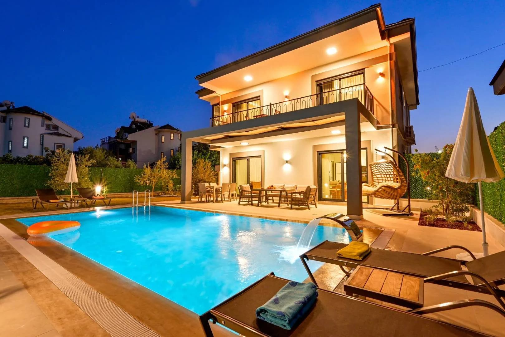 Fethiye Babataşı'nda Merkezi Konumda, Özel Havuzlu, Kiralık Villa görsel 1