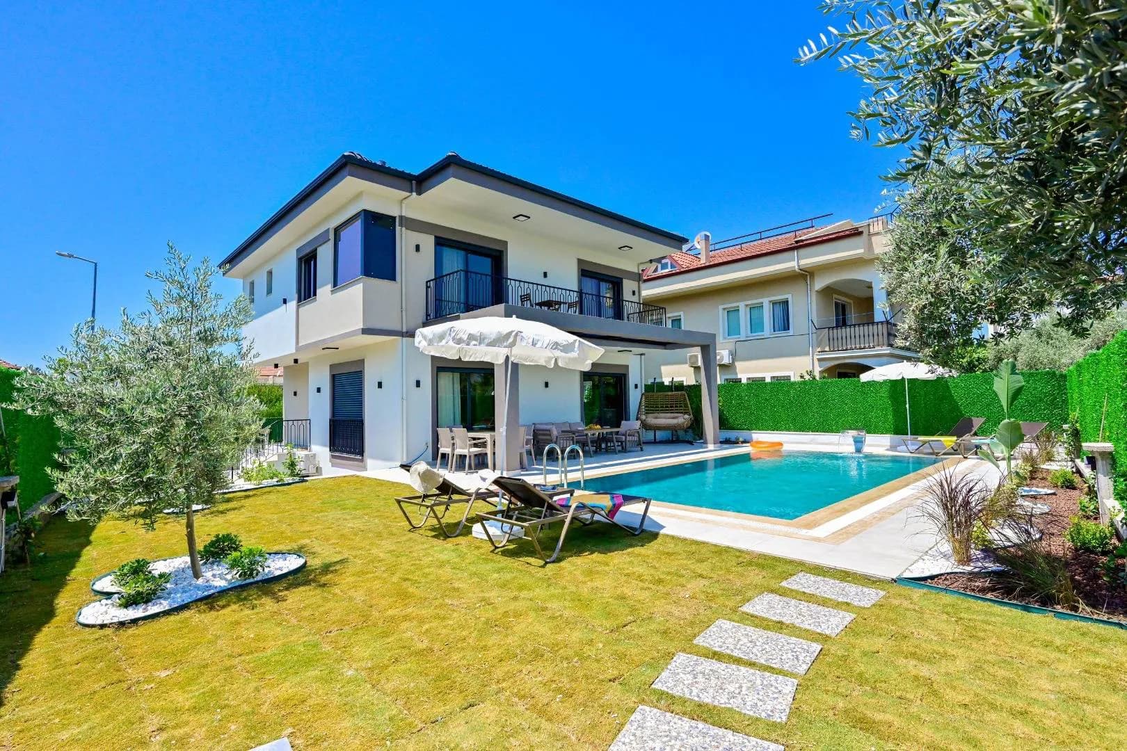 Fethiye Babataşı'nda Merkezi Konumda, Özel Havuzlu, Kiralık Villa görsel 3