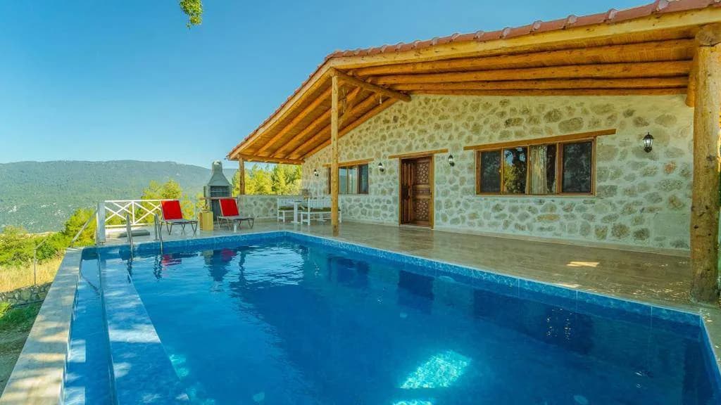 Kaş Çamlıova'da Sakin Konumda, Özel Havuzlu, Konforlu Villa görsel 3