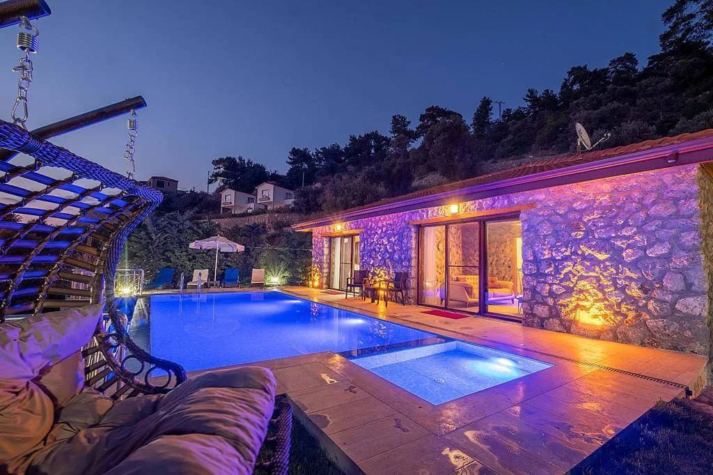Fethiye Faralya'da Enfes Deniz Manzaralı, Özel Havuzlu, Kiralık Villa görsel 1