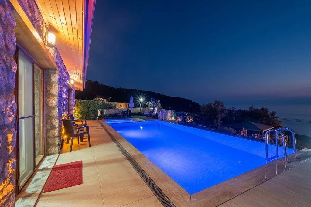 Fethiye Faralya'da Enfes Deniz Manzaralı, Özel Havuzlu, Kiralık Villa görsel 3