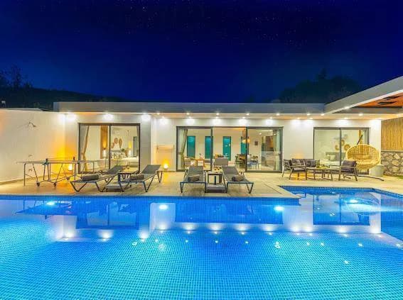 Kaş İslamlar'da Yemyeşil Doğa Manzaralı, Özel Havuzlu, Kiralık Villa görsel 1