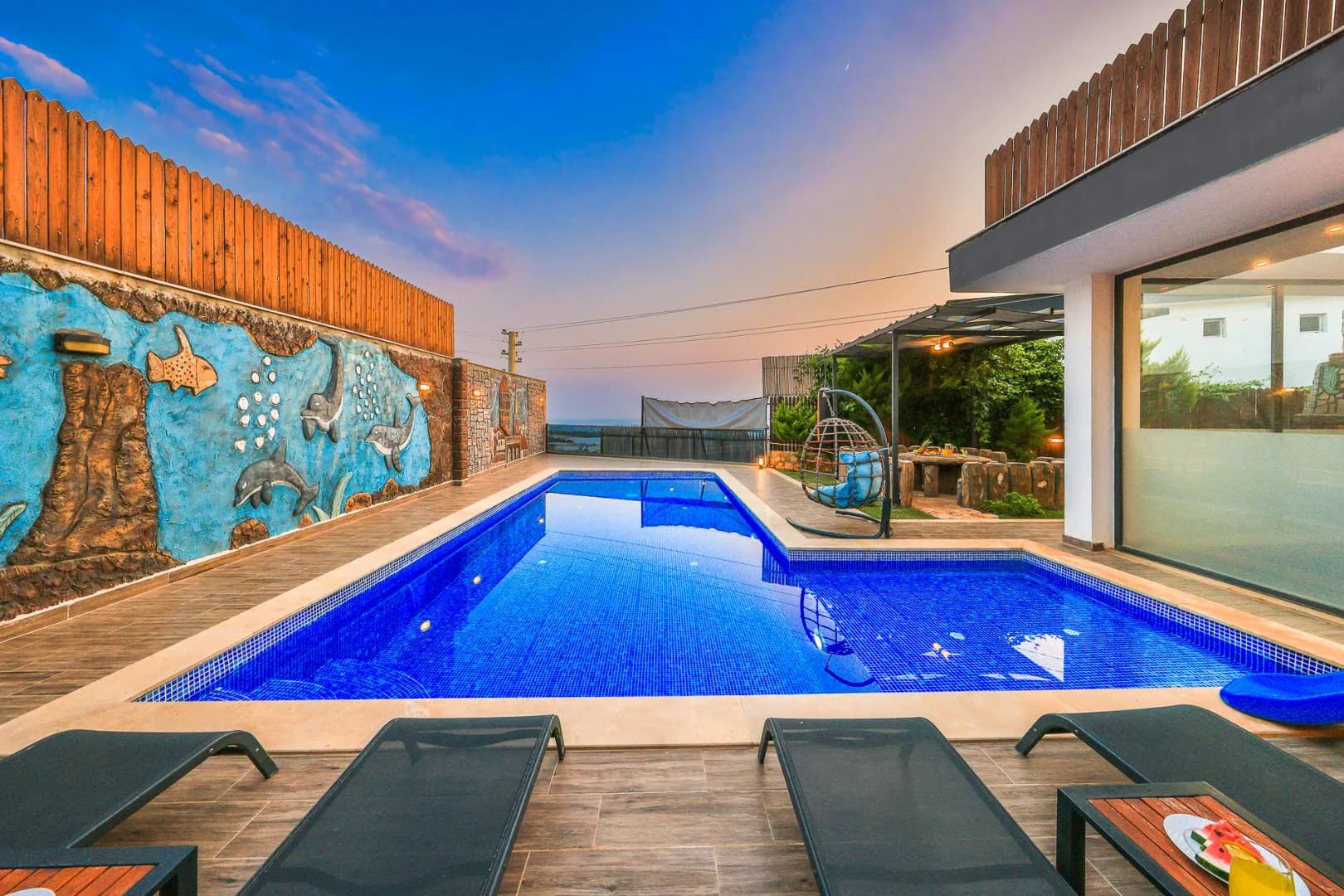 Kaş Çavdır'da Modern Tasarımlı, Açık ve Kapalı Havuzlu, Kiralık Villa görsel 3