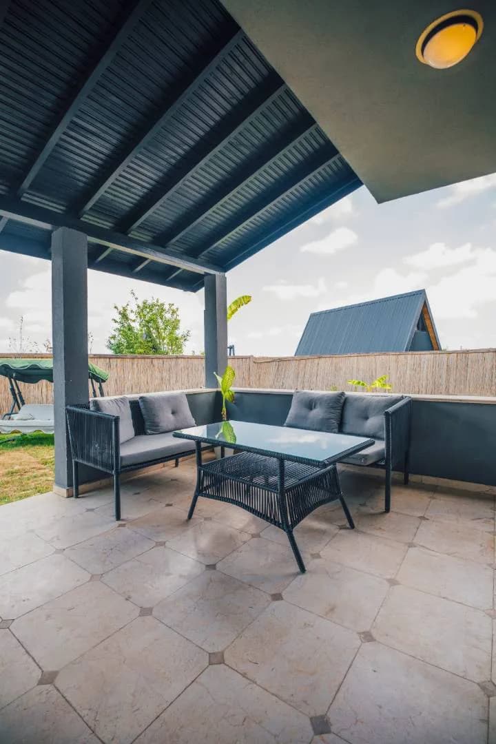 Sapanca Uzunkum'da Geniş Bahçeli, Isıtmalı Havuzlu, 5+1 Villa görsel 2