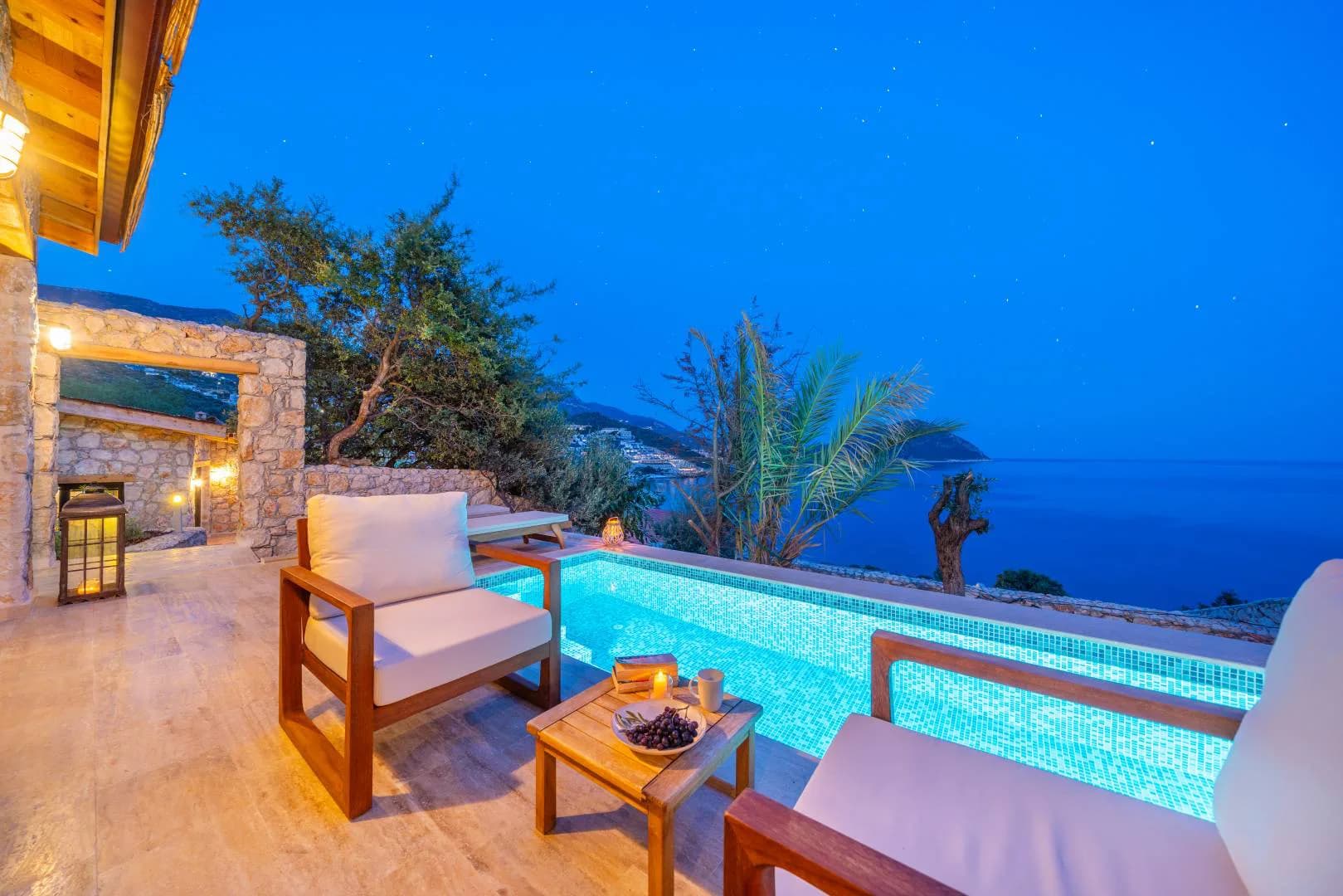 Kaş Kalkan'da Otantik Tasarımlı, Özel Havuzlu, Balayı Villası görsel 3