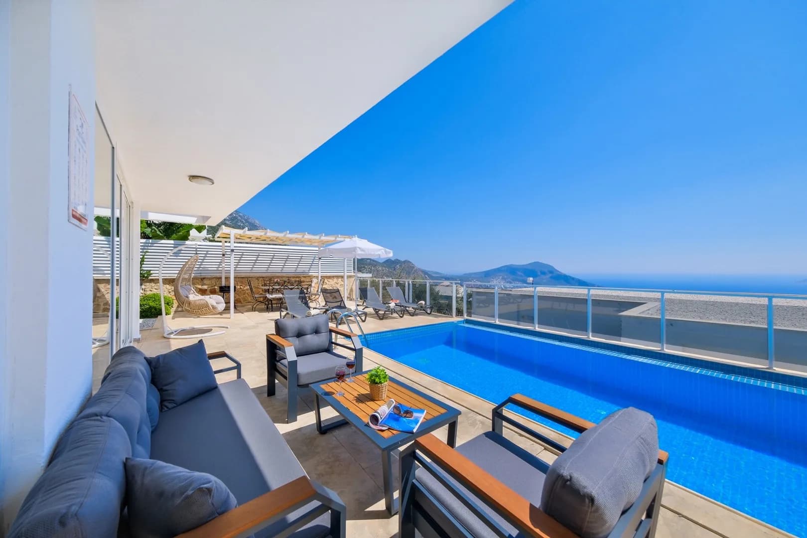 Kalkan'da Kalabalık Ailelere Uygun, Sonsuzluk Havuzlu, Kiralık Villa görsel 3