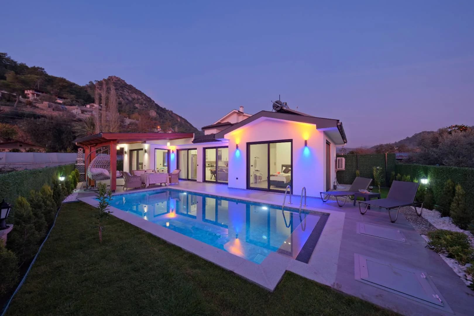 Fethiye İnlice'de Şehrin Gürültüsünden Uzakta, Özel Havuzlu, Kiralık Villa görsel 1
